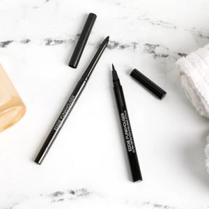 Eyeliner für präzise und ausdrucksstarke Augen-Looks